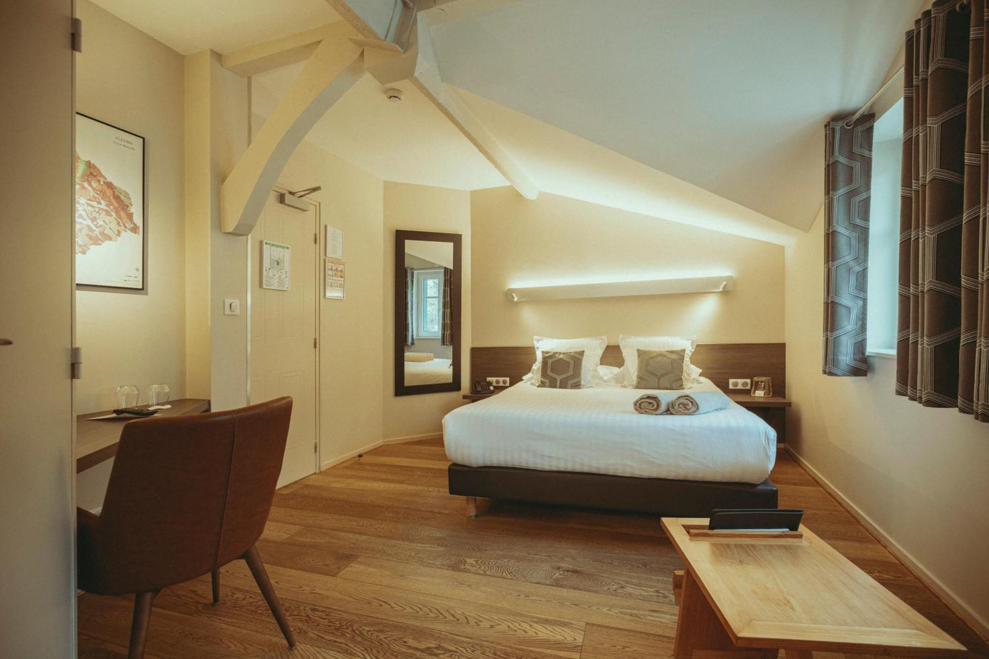 Auberge De Clochemerle, Spa Privatif & Restaurant Gastronomique Vaux-en-Beaujolais Δωμάτιο φωτογραφία