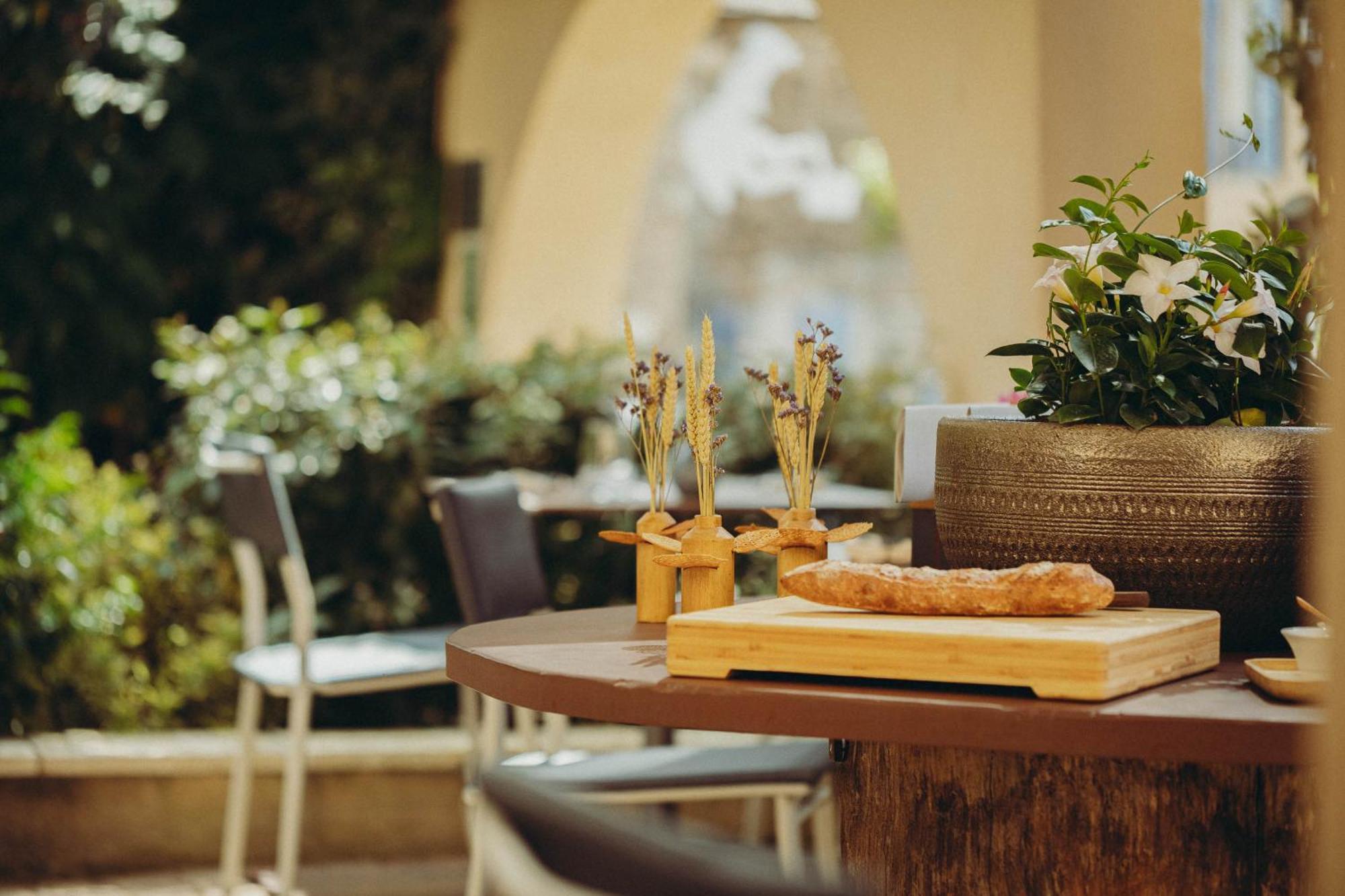 Auberge De Clochemerle, Spa Privatif & Restaurant Gastronomique Vaux-en-Beaujolais Εξωτερικό φωτογραφία